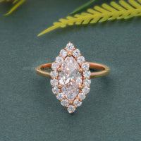 Lotus Halo Marquise Lab Grown Diamant-Verlobungsring