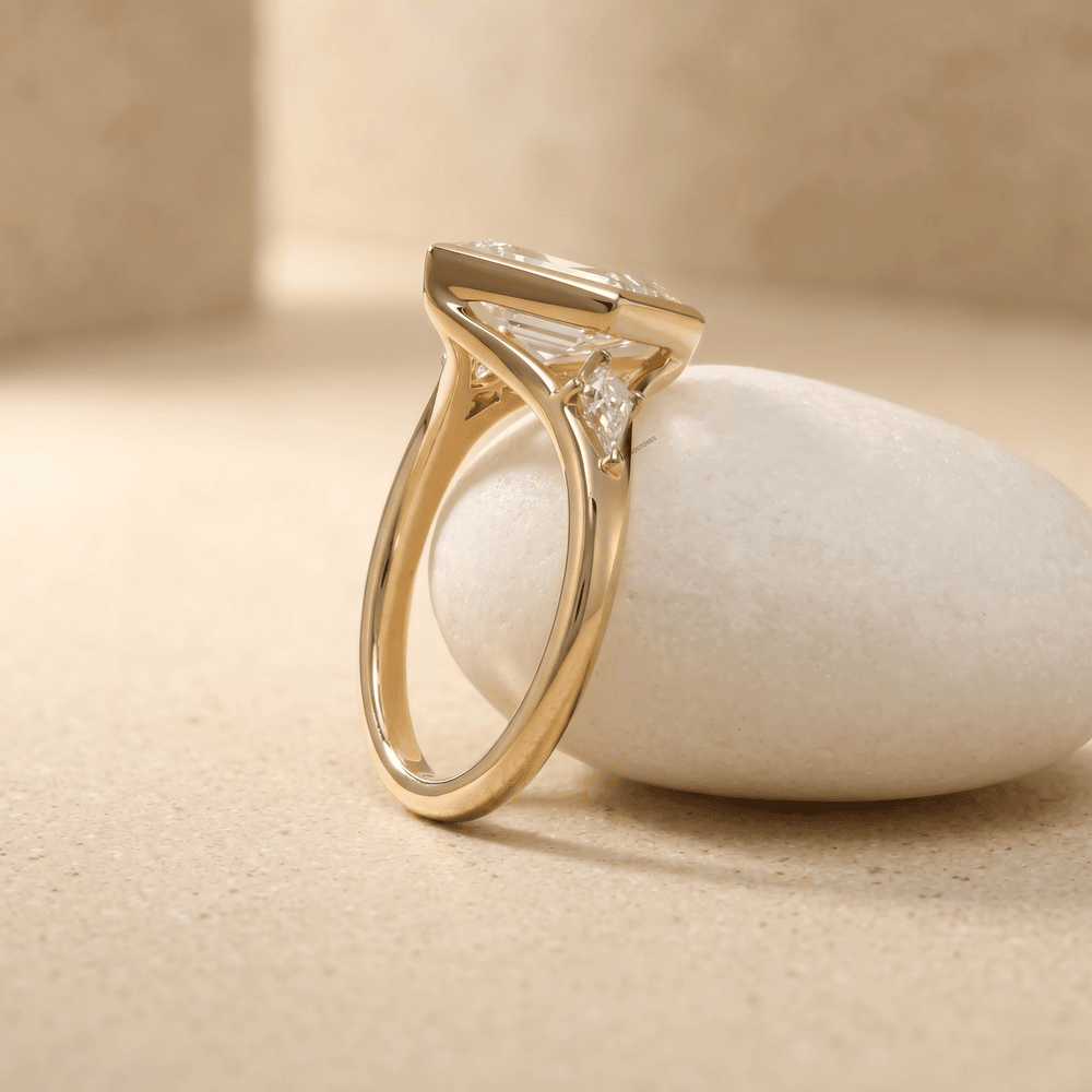 Lozenge cut diamond gold ring