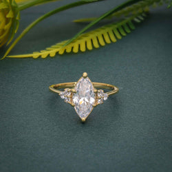 Bague de fiançailles en diamants cultivés en laboratoire Muse taille marquise