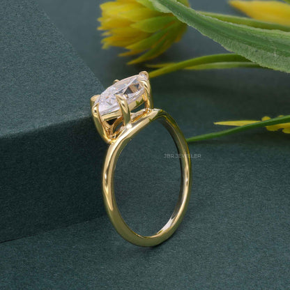 Bague de fiançailles moissanite incurvée EW taille marquise