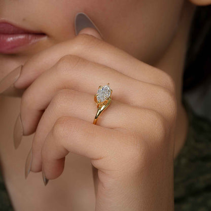 Bague de fiançailles moissanite incurvée EW taille marquise