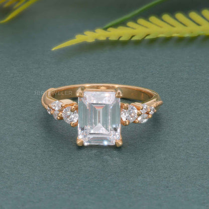 Bague de fiançailles en diamant cultivé en laboratoire Milgrain à trois pierres émeraude