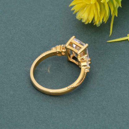 Bague de fiançailles en diamant cultivé en laboratoire Milgrain à trois pierres émeraude