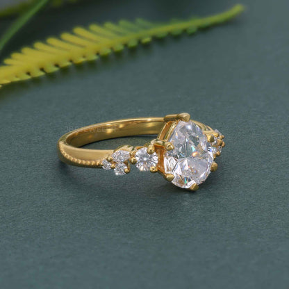 Bague de fiançailles en diamant cultivé en laboratoire et poire à trois pierres Milgrain