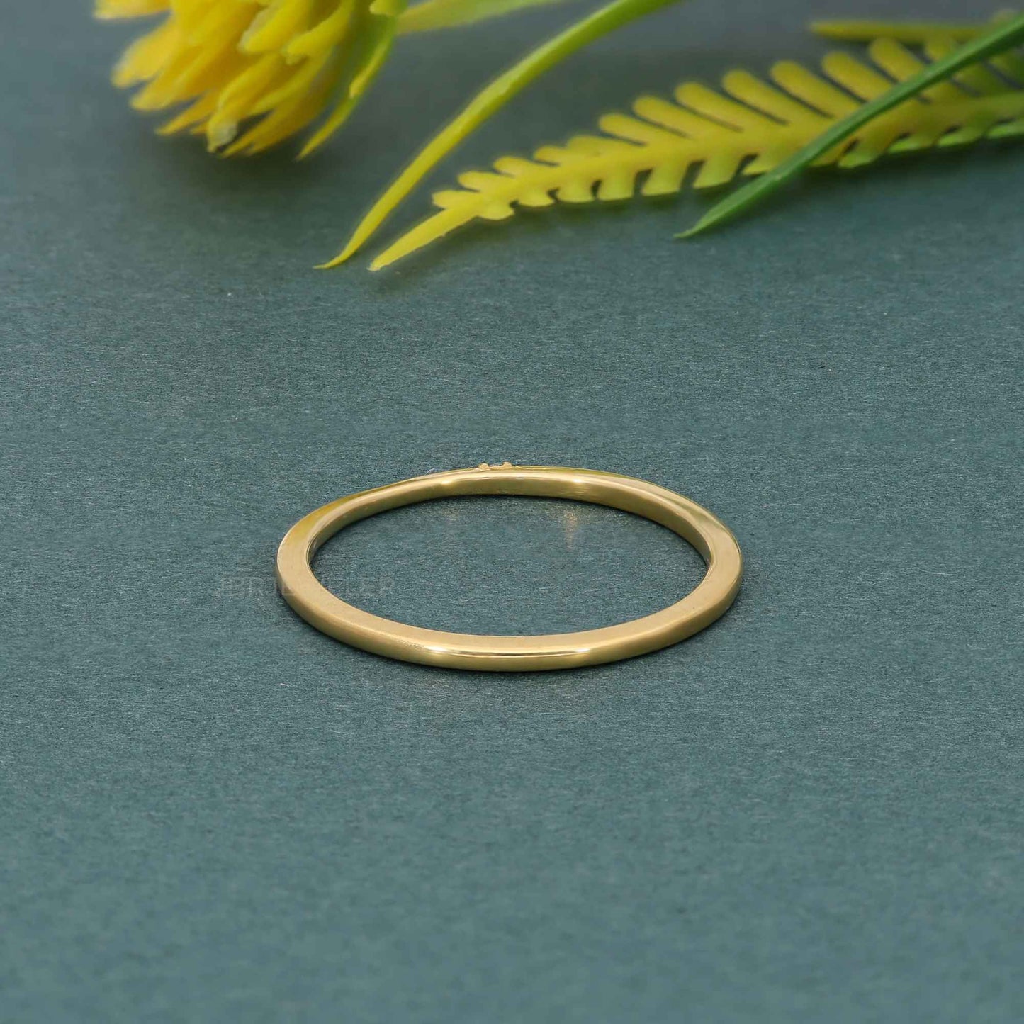 Minimalist Thin Single Moissanite Diamond Wedding Ring