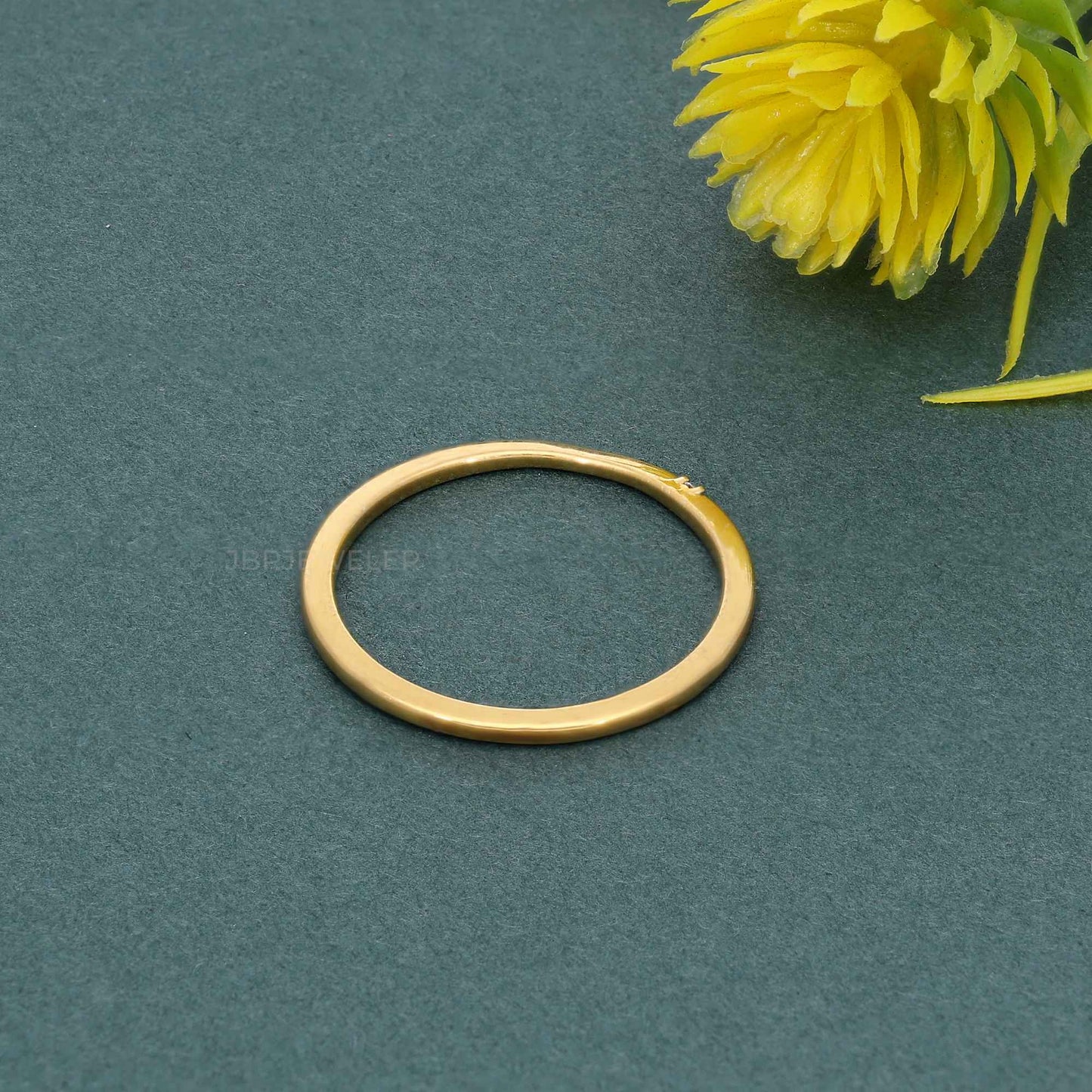 Minimalist Thin Single Moissanite Diamond Wedding Ring