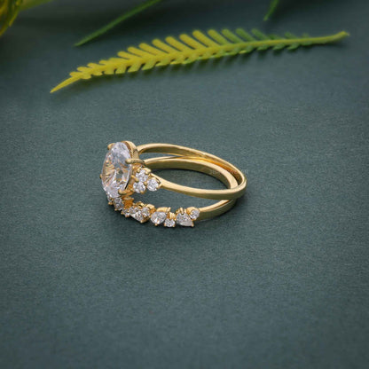 Bague de mariage en diamant moissanite à grappes de taille ovale avec bande