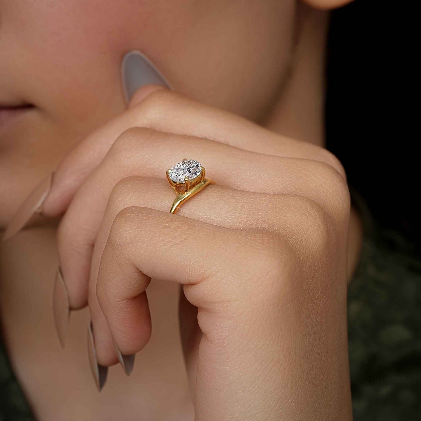 Bague de fiançailles en diamant cultivé en laboratoire, taille ovale horizontale incurvée