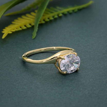 Bague de fiançailles moissanite ovale horizontale incurvée