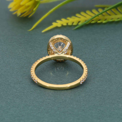 Bague de fiançailles halo de diamants cultivés en laboratoire taille ovale