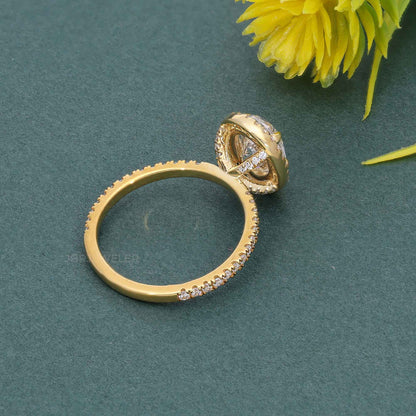 Bague de fiançailles halo de diamants cultivés en laboratoire taille ovale