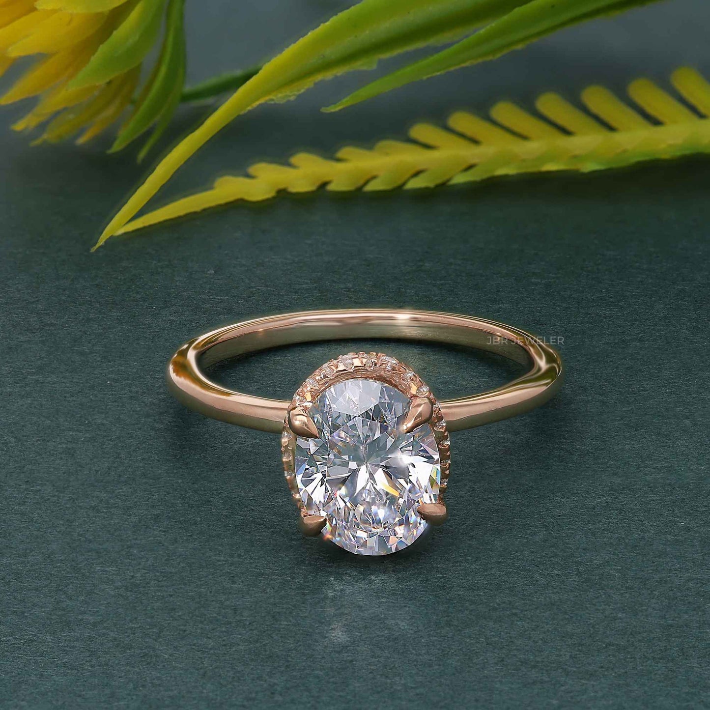 Bague solitaire moissanite à double halo caché et coupe ovale