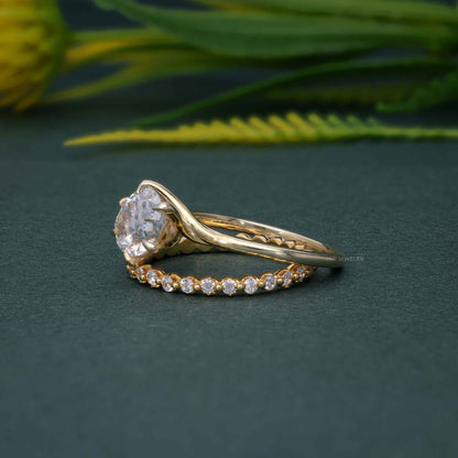 Bague en diamant cultivé en laboratoire de coupe ovale avec ensembles de mariée à bande d'éternité complète