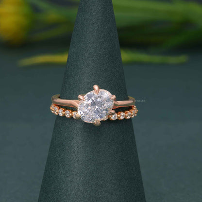 Bague en diamant cultivé en laboratoire de coupe ovale avec ensembles de mariée à bande d'éternité complète