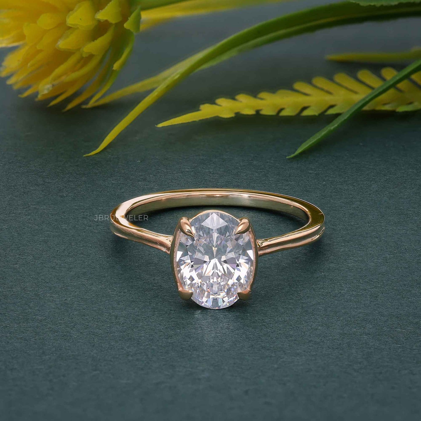 Bague solitaire en diamants cultivés en laboratoire taille ovale Silhouette