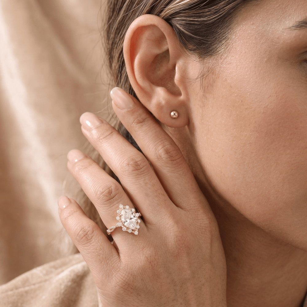 Elegant pear shaped diamond ring in 14K gold