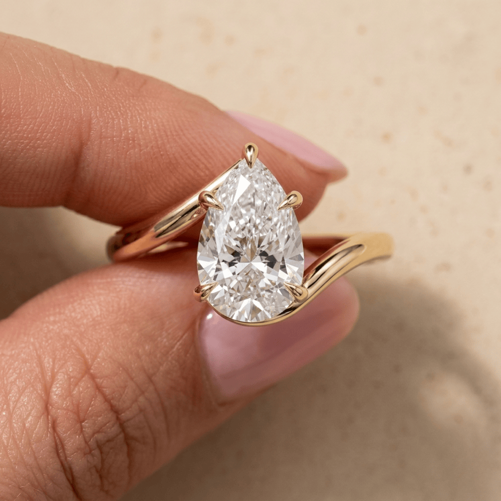 Luxury 18K yellow gold lab diamond solitaire ring for her