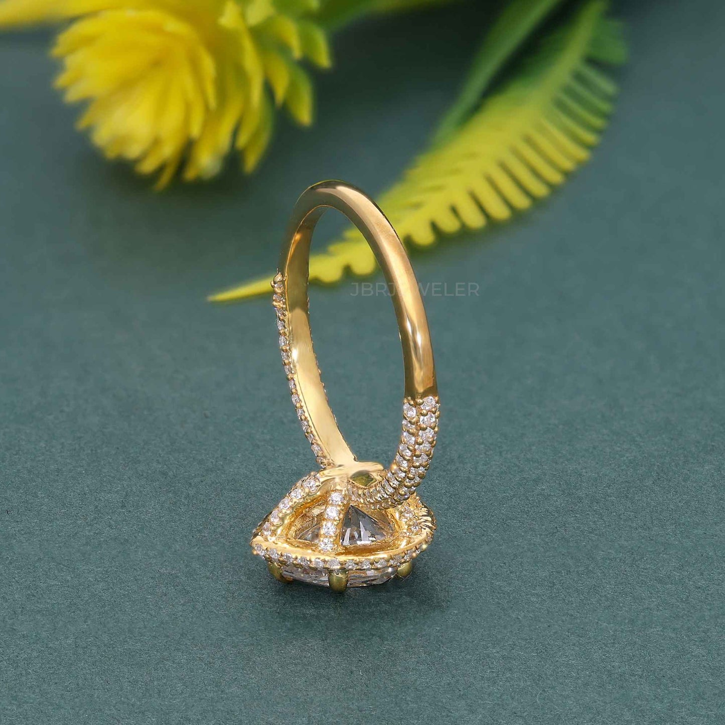 Zierlicher Micro Pave Pear Moissaniteoratory Diamant Halo Verlobungsring