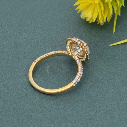 Zierlicher runder Micro Pave Moissanit Diamant Halo Verlobungsring