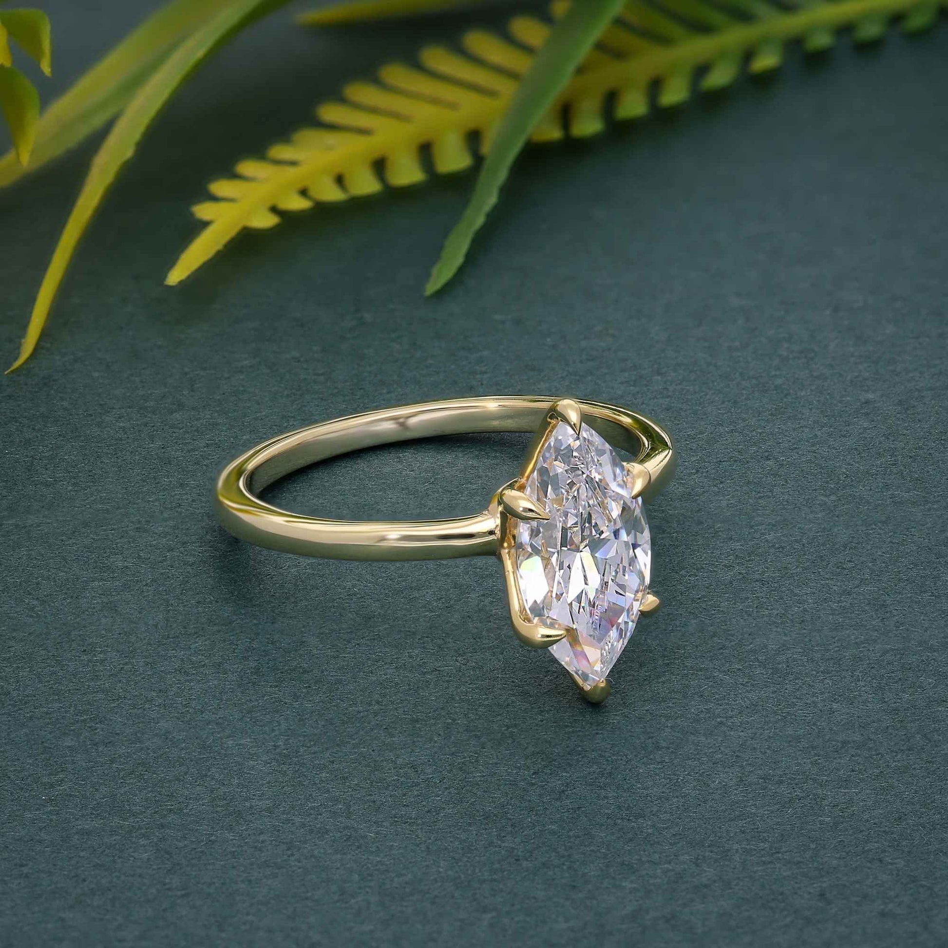 Petal Marquise Solitärring mit im Labor gezüchtetem Diamanten