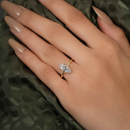 Bague solitaire avec diamants cultivés en laboratoire Petal Marquise