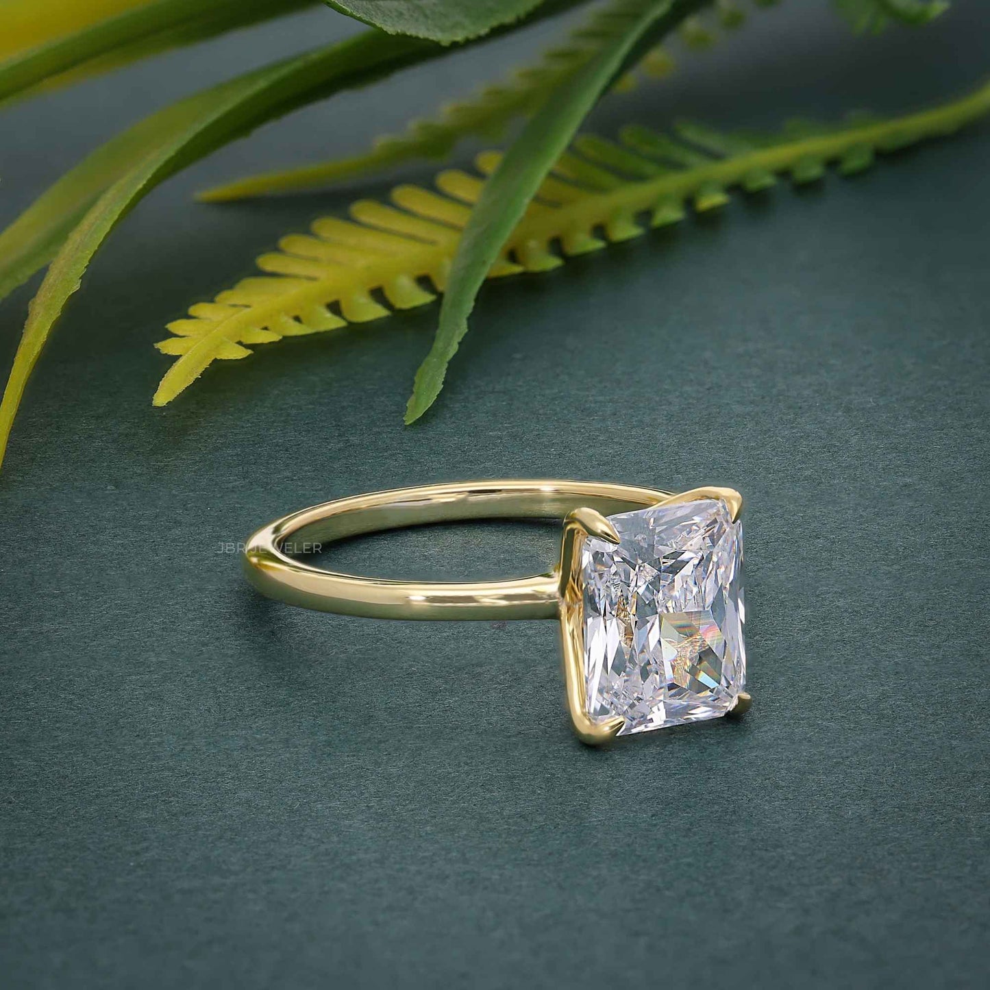 Solitärring „Petal Radiant“ aus im Labor gezüchteten Diamanten