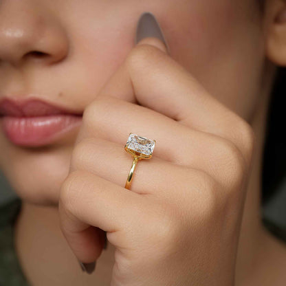 Bague de fiançailles en diamant moissanite rayonnant pétale