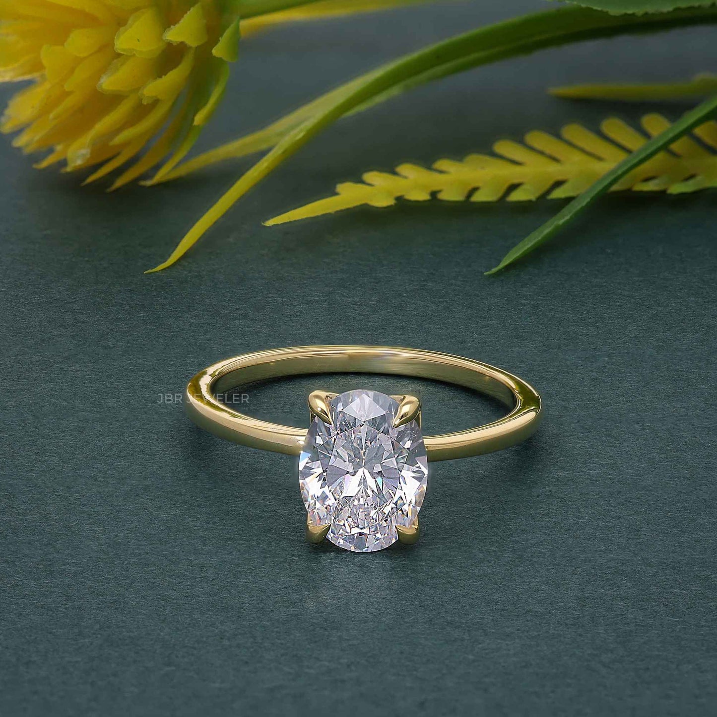 Bague solitaire ovale pétale en diamant cultivé en laboratoire