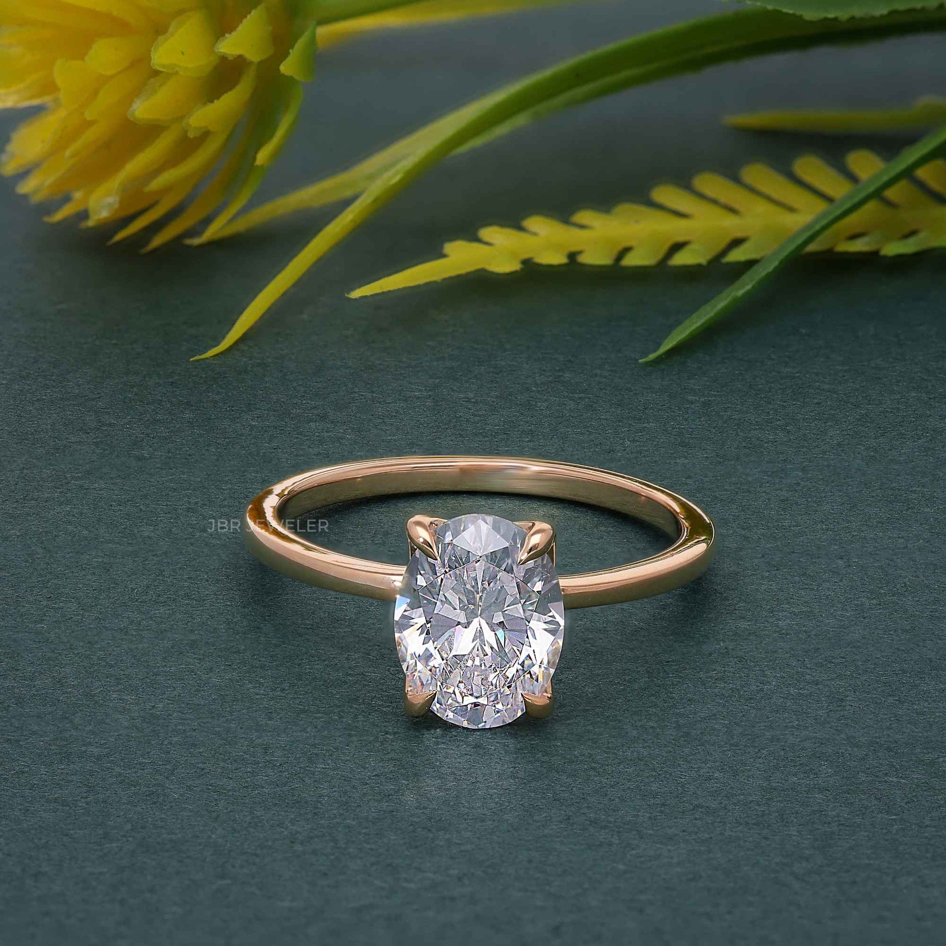 Bague solitaire ovale pétale en diamant cultivé en laboratoire