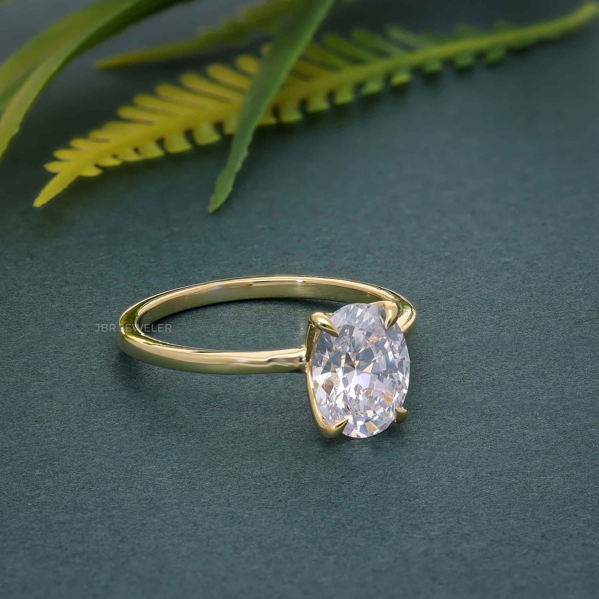 Bague solitaire ovale pétale en diamant cultivé en laboratoire