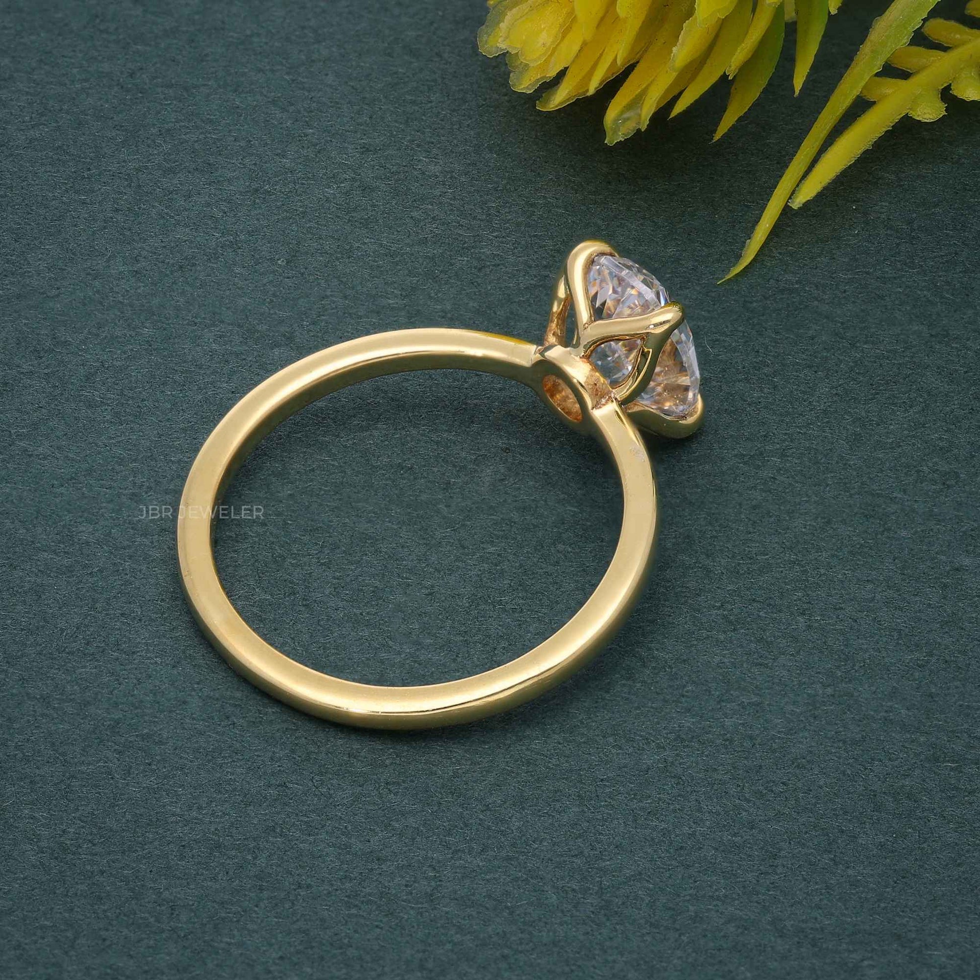 Bague solitaire ovale pétale en diamant cultivé en laboratoire