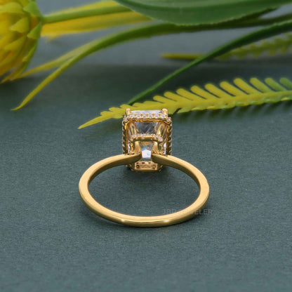 Bague de fiançailles cultivée en laboratoire à double halo caché et coupe radiante