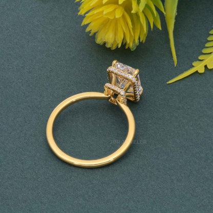 Bague de fiançailles cultivée en laboratoire à double halo caché et coupe radiante