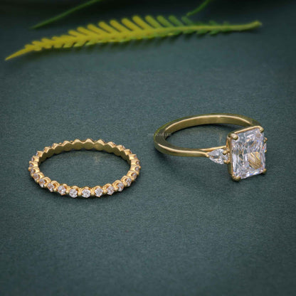 Bague de fiançailles en diamant CVD à 3 pierres taille radiante avec ensembles de mariée d'éternité complète