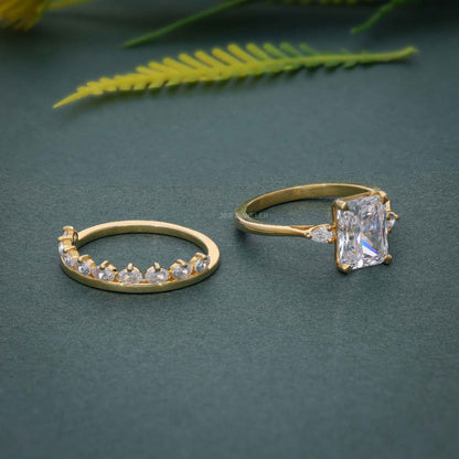 Bague de mariée en diamant cultivé en laboratoire à trois pierres coupées radiantes avec bande assortie