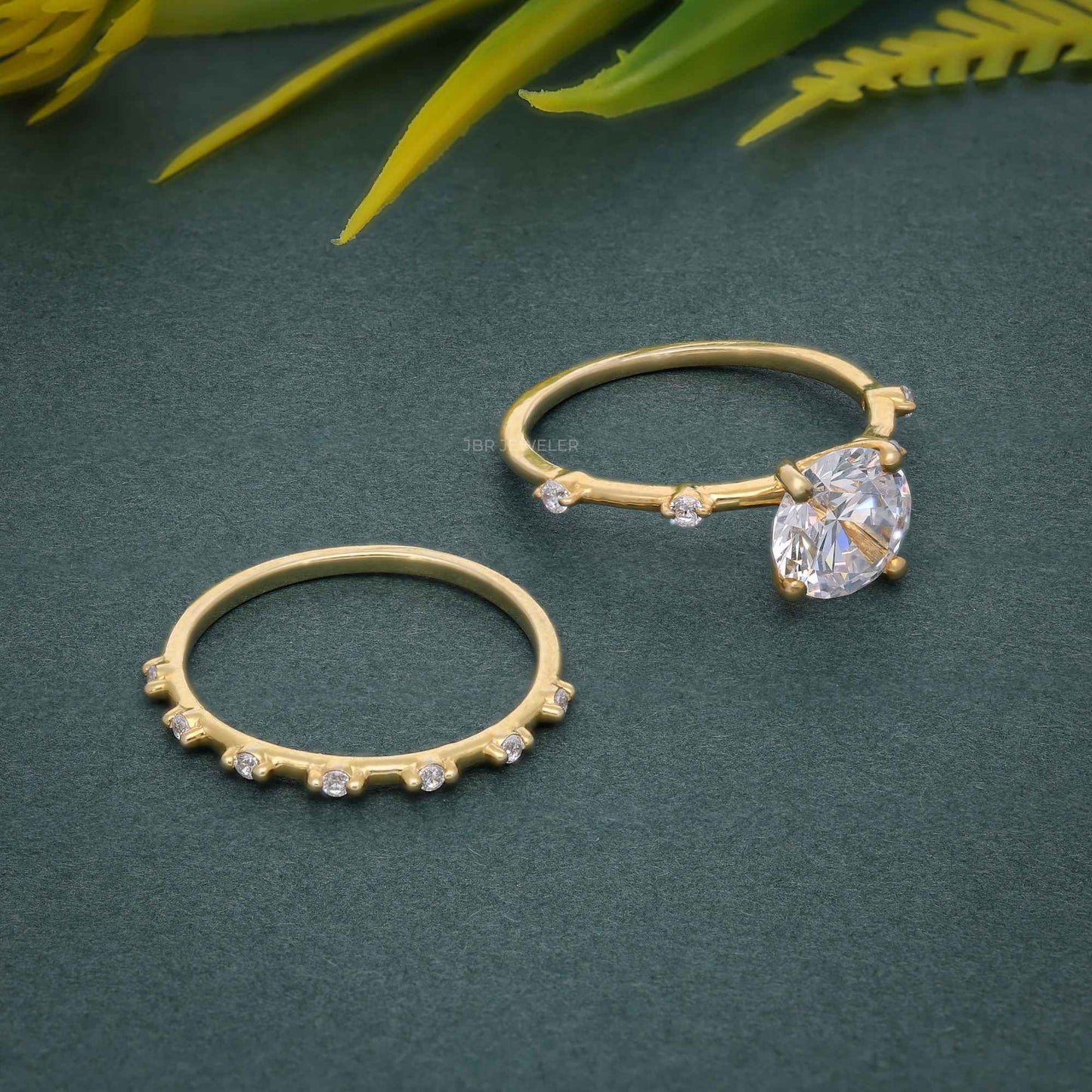 Round Cut Lab Grown Engagement Ring With Matching Bridal Ring Set