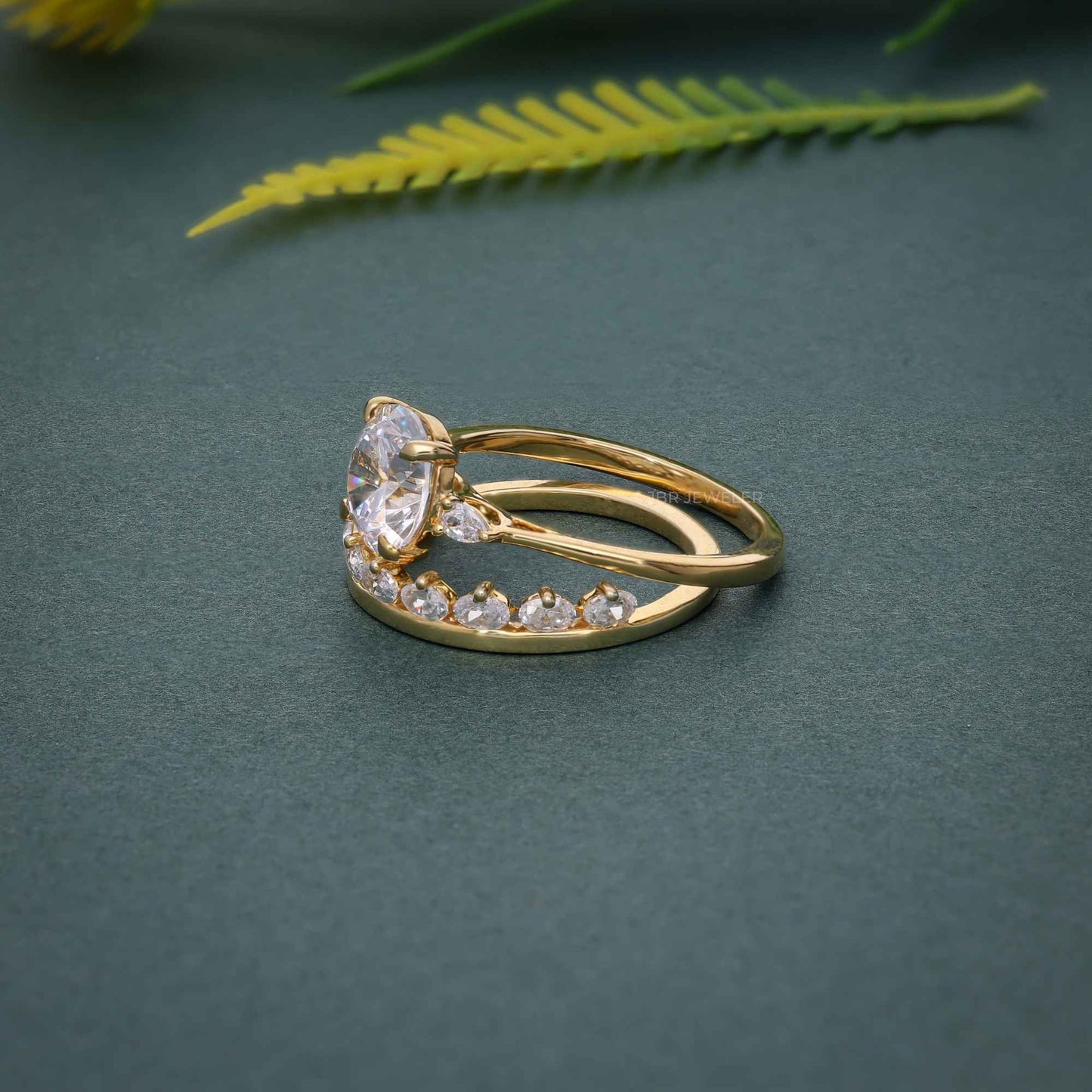 Round Cut Three Stone Moissanite Diamond Wedding Ring With Matching Band
