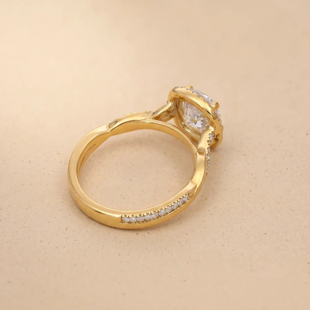 Lab Grown Diamond Bridal Ring Round Shape Twisted Band
