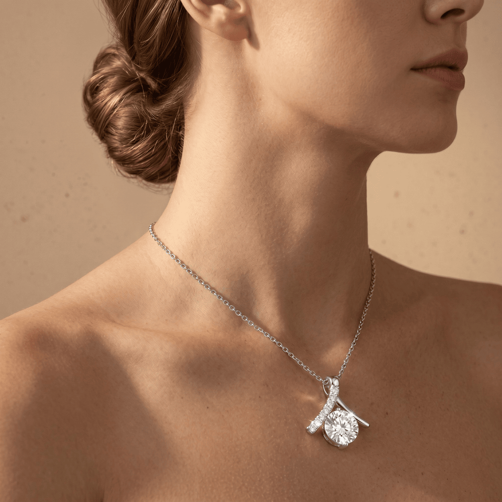 Round Diamond Pendant Necklace Elegant White Gold