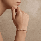 Tennis bracelet with round diamonds