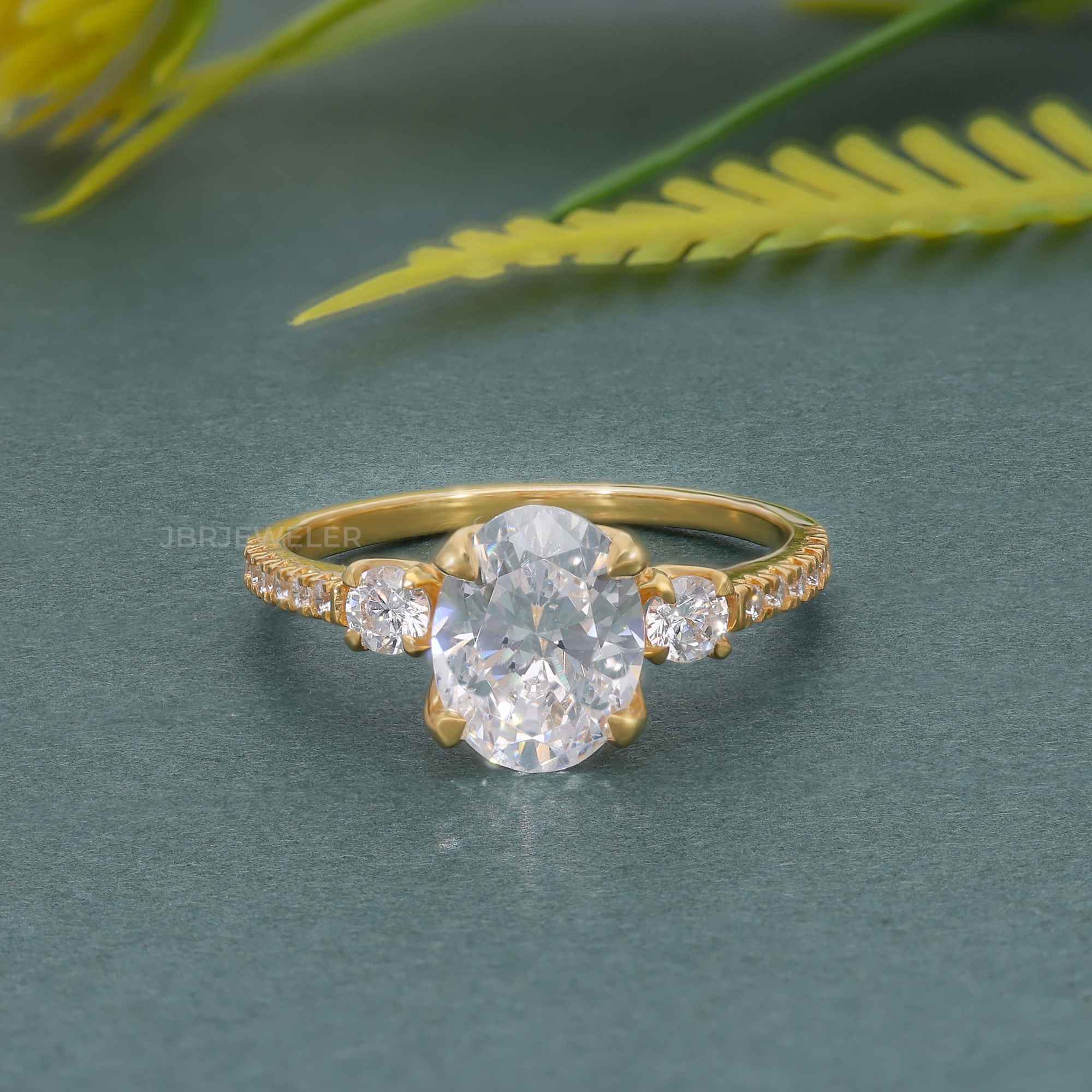 Scalloped Oval Moissanite Diamond Trio Engagement Ring