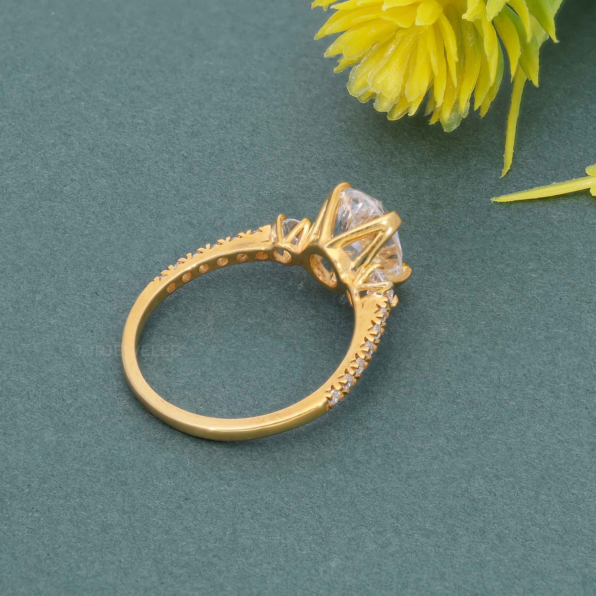 Scalloped Oval Moissanite Diamond Trio Engagement Ring - JBR Jeweler