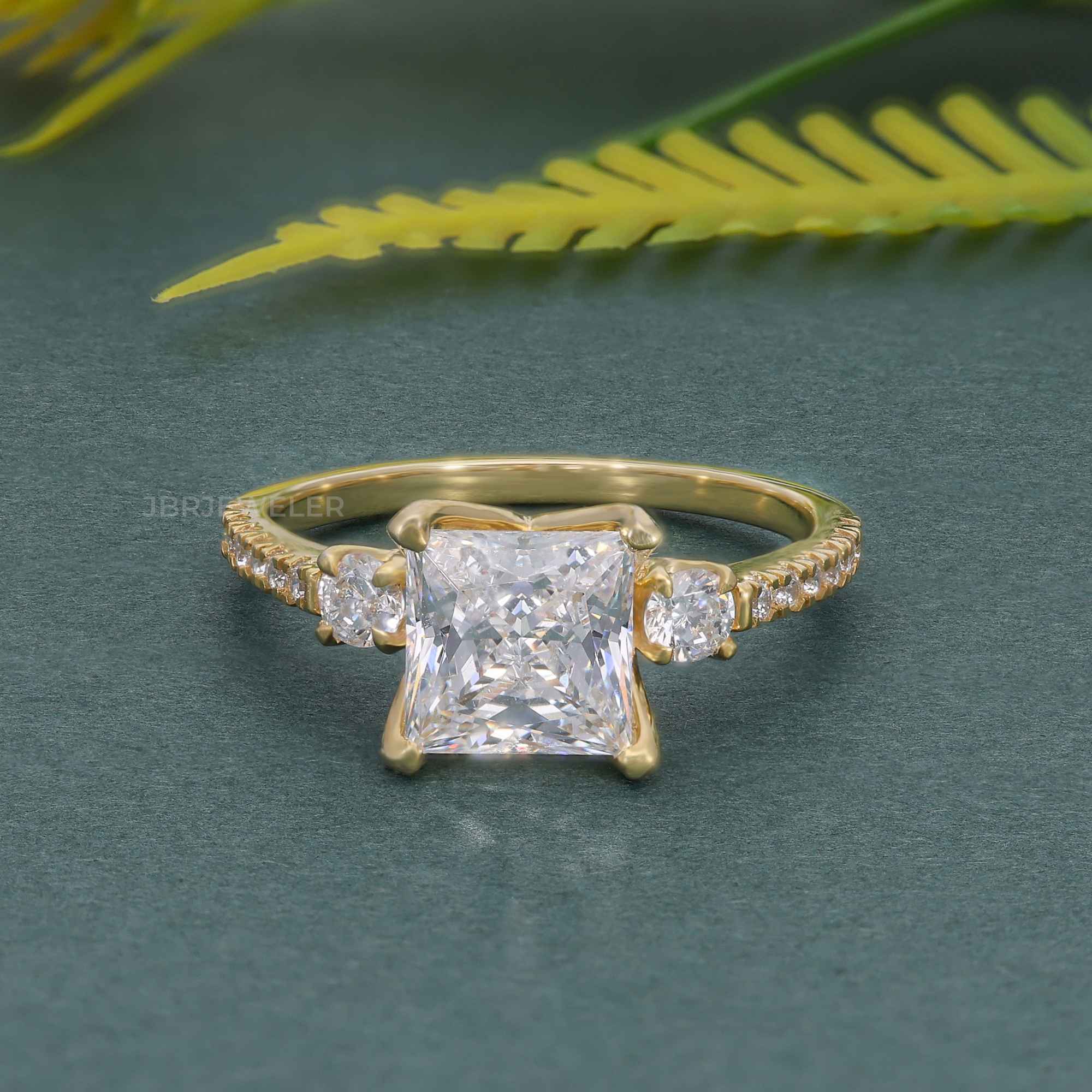 Scalloped Princess Moissanite Diamond Trio Engagement Ring