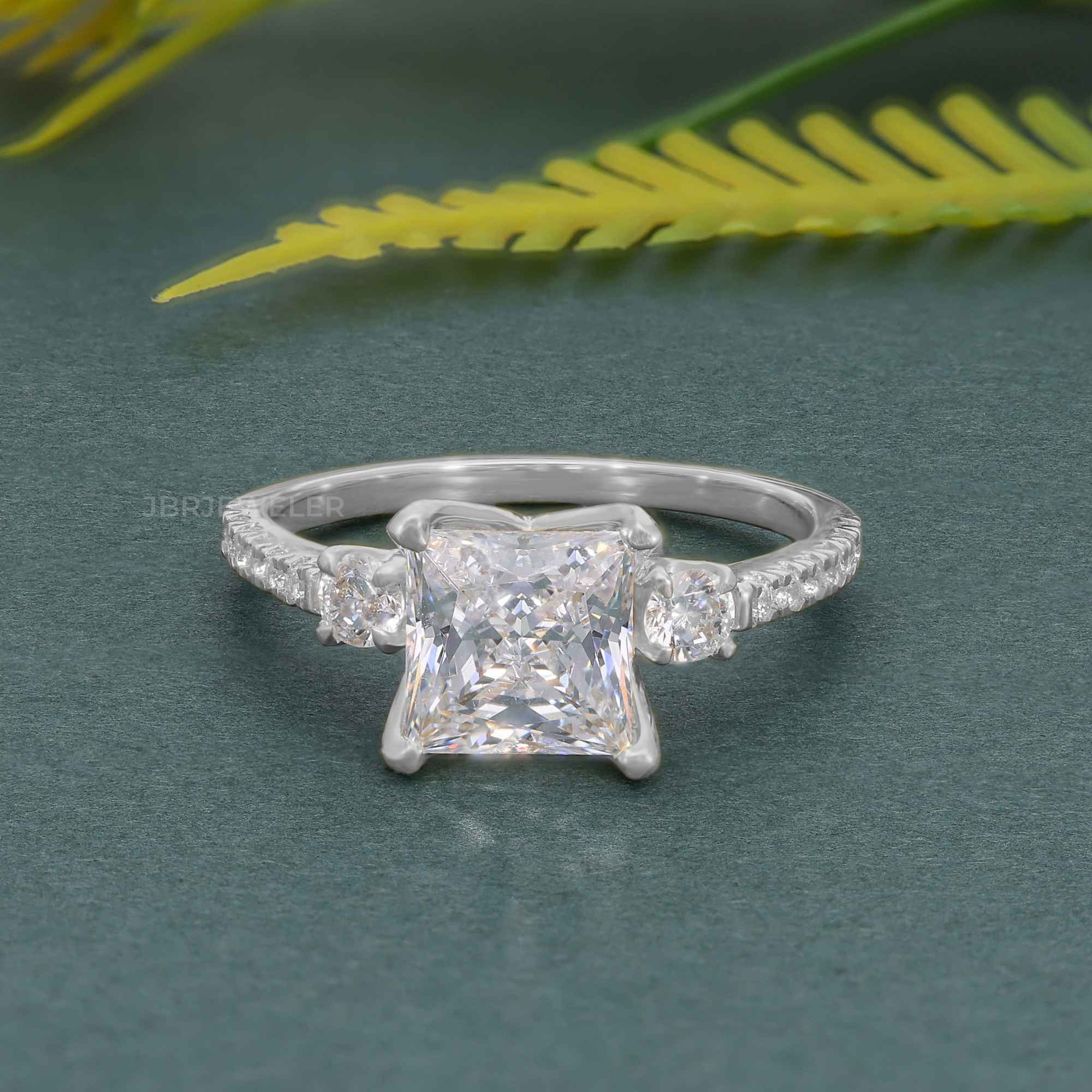 Scalloped Princess Moissanite Diamond Trio Engagement Ring - JBR Jeweler