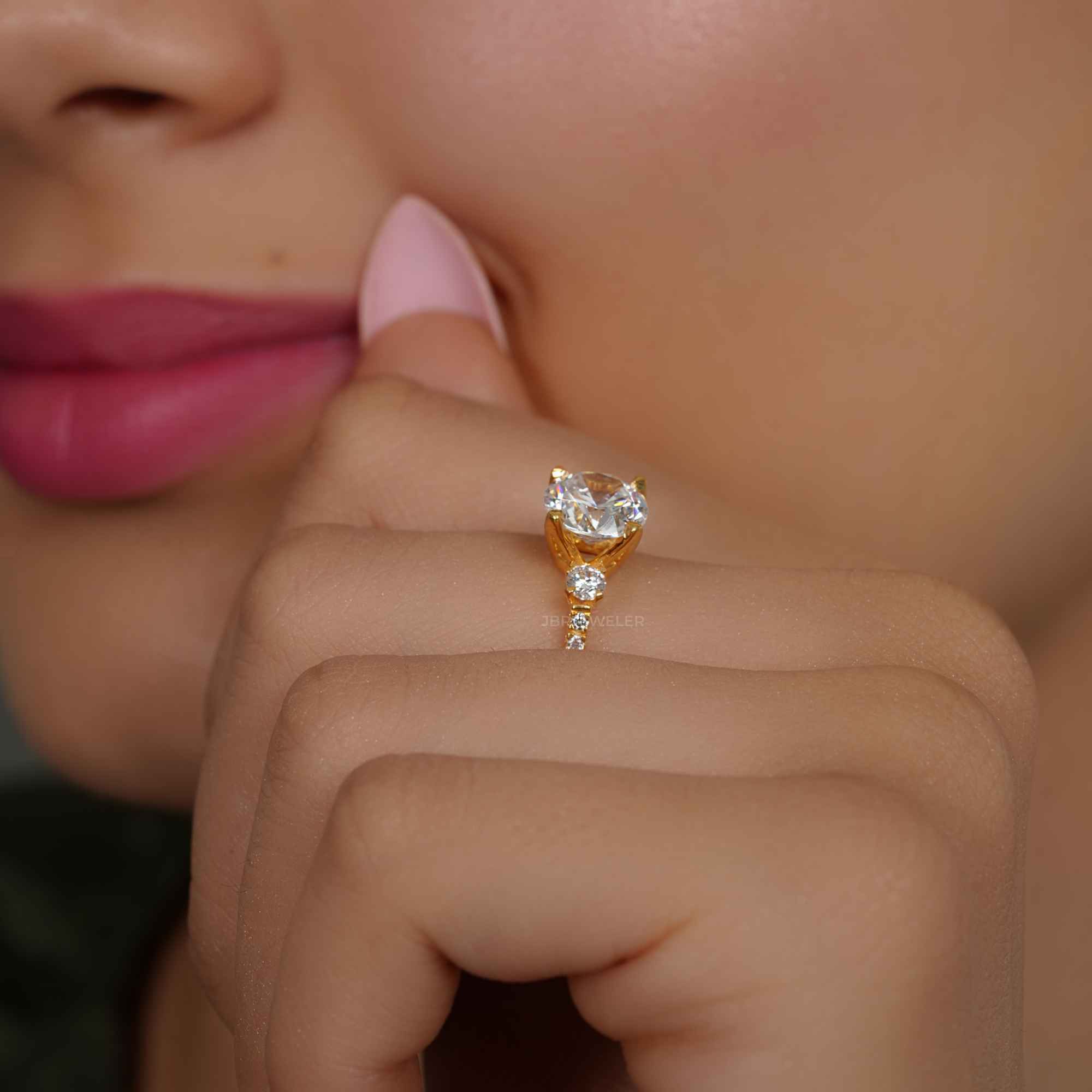 Scalloped Round Moissanite Diamond Trio Engagement Ring - JBR Jeweler