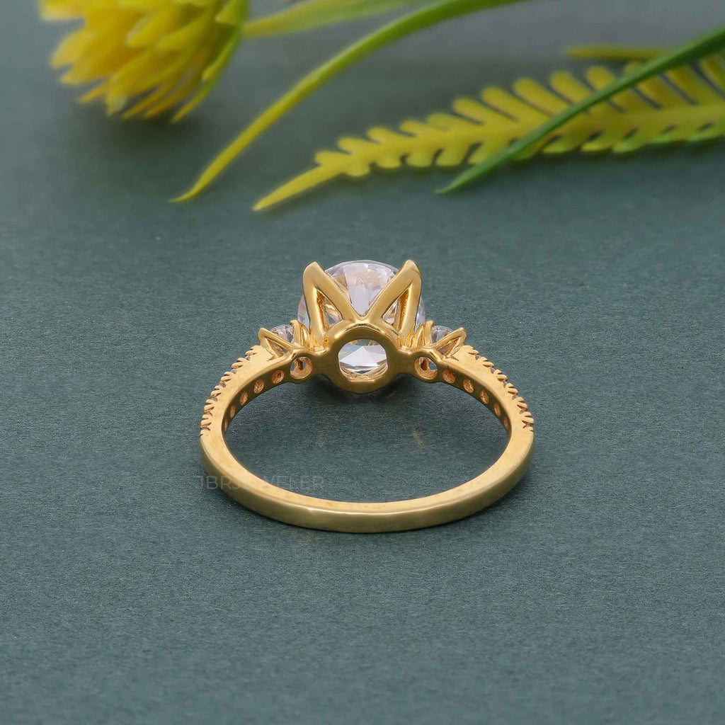 Scalloped Round Moissanite Diamond Trio Engagement Ring - JBR Jeweler