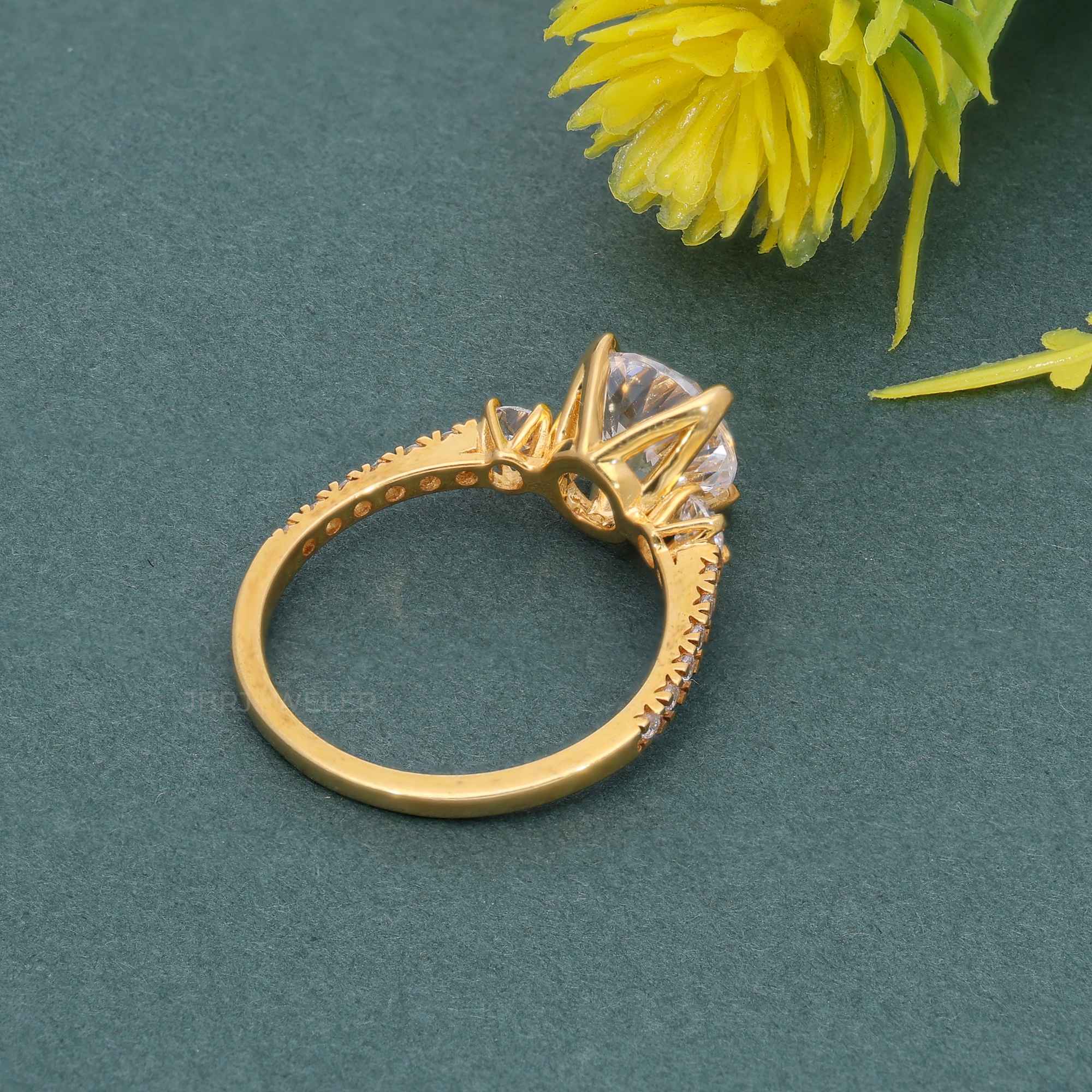 Scalloped Round Moissanite Diamond Trio Engagement Ring - JBR Jeweler