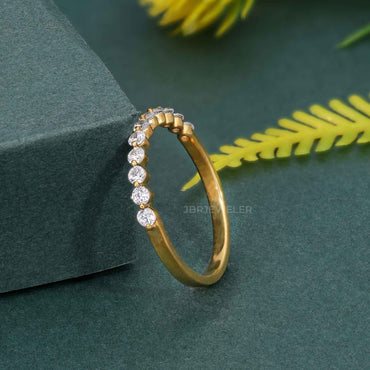 Shared Prong Moissanite Diamond Wedding Ring