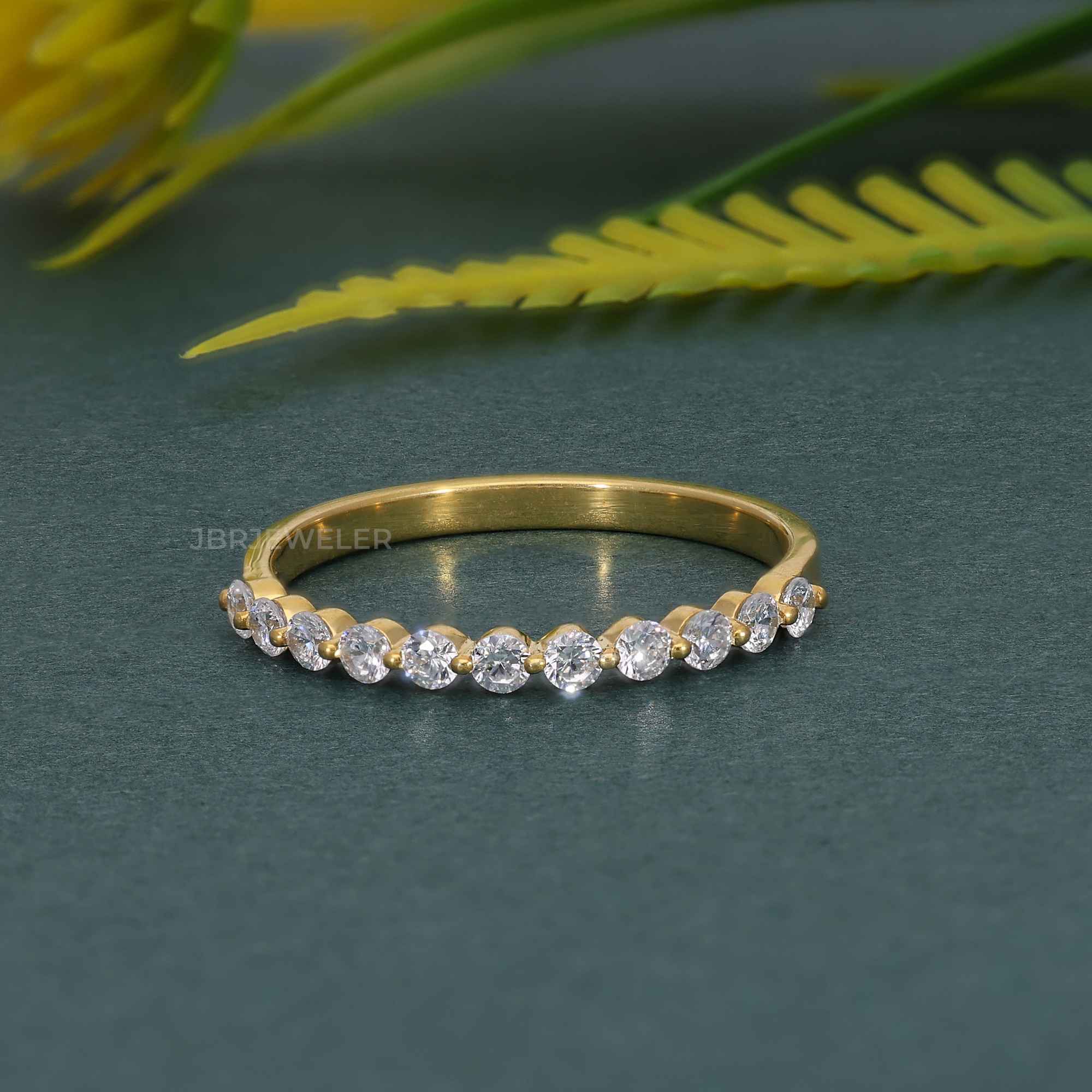 Shared Prong Moissanite Diamond Wedding Ring