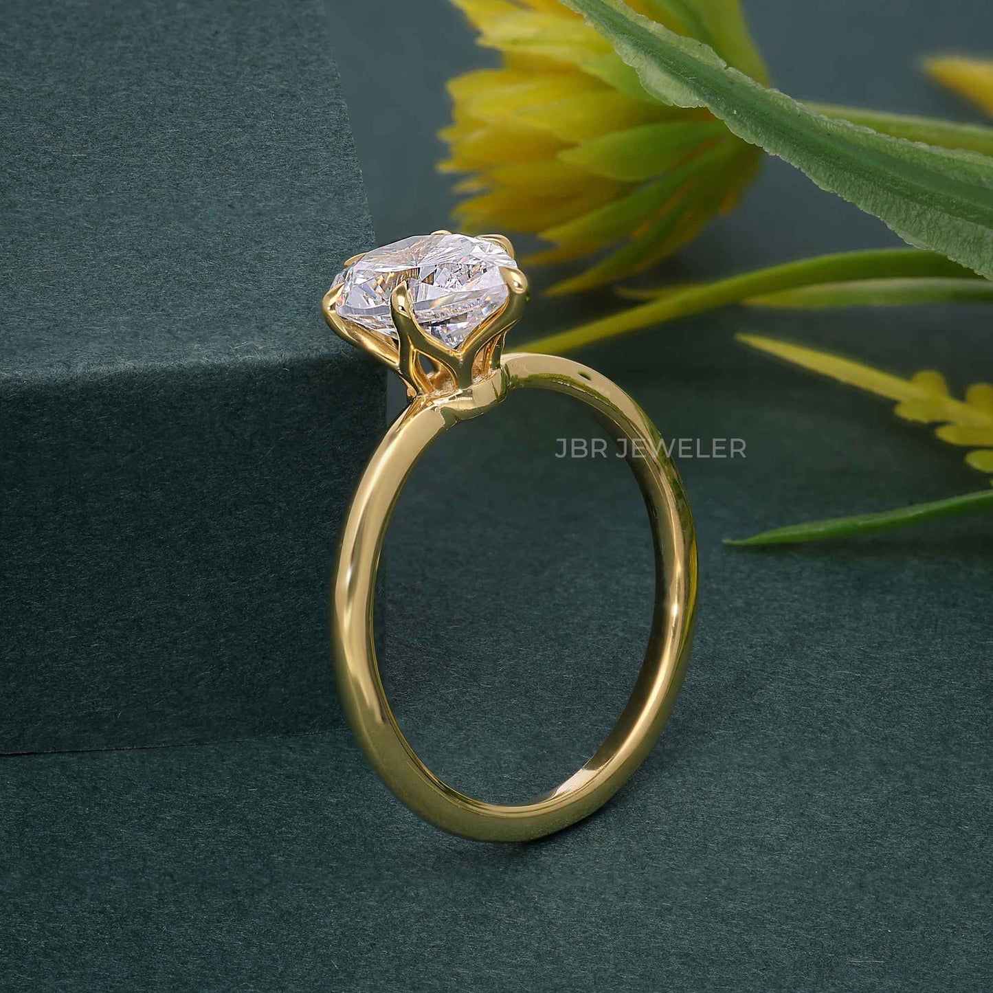 Bague de fiançailles en diamant cultivé en laboratoire à six griffes taille poire